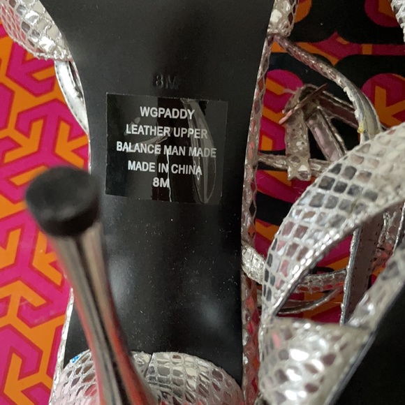 NWT Guess Silver Snake/Mirror Ball Pumps - Picture 4 of 4